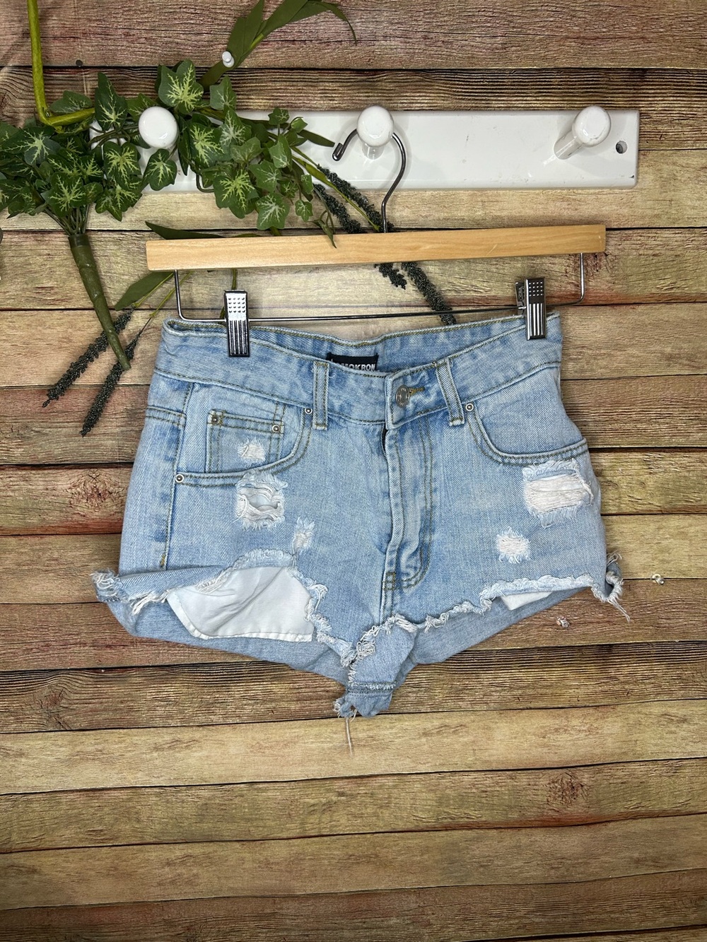 Momokrom Denim Distressed Jean Shorts Women’s Size 2
